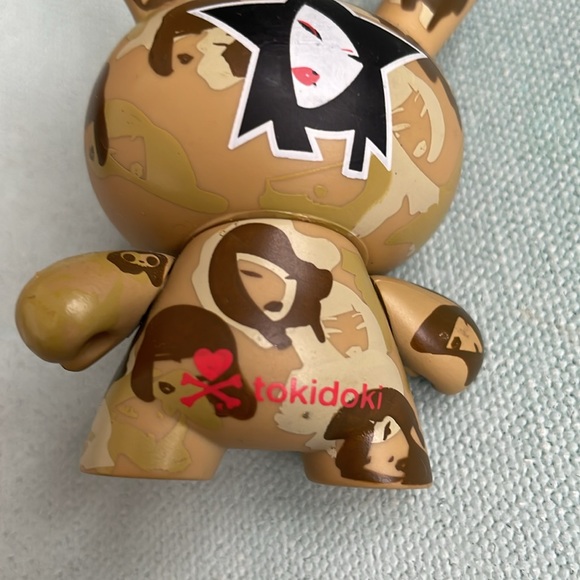 Kidrobot Dunny Series 3 Tokidoki Simone Legno Figure 2006 - Picture 6 of 9